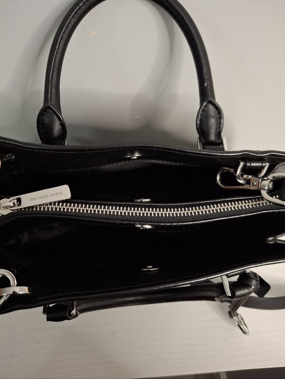 Michael Kors Selma Small Black Saffiano Satchel Crossbody NWOT - Picture 4 of 5